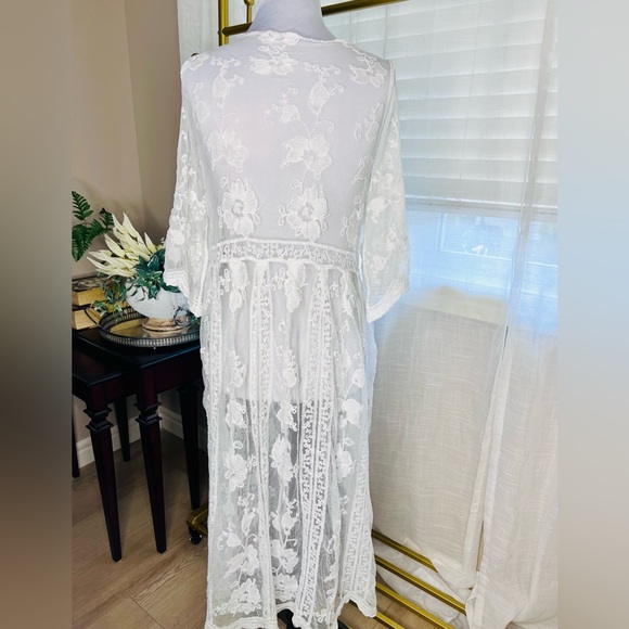 While Lace Cover Up for Swimsuit or shorts. One size only. Perfect for Summer - Picture 7 of 8